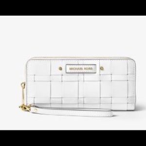 MICHAEL Michael Kors Bags - Michael Kors Vivian wristlet/wallet optic white MICHAEL Michael Kors Bags - Michael Kors Vivian wristlet/wallet optic white